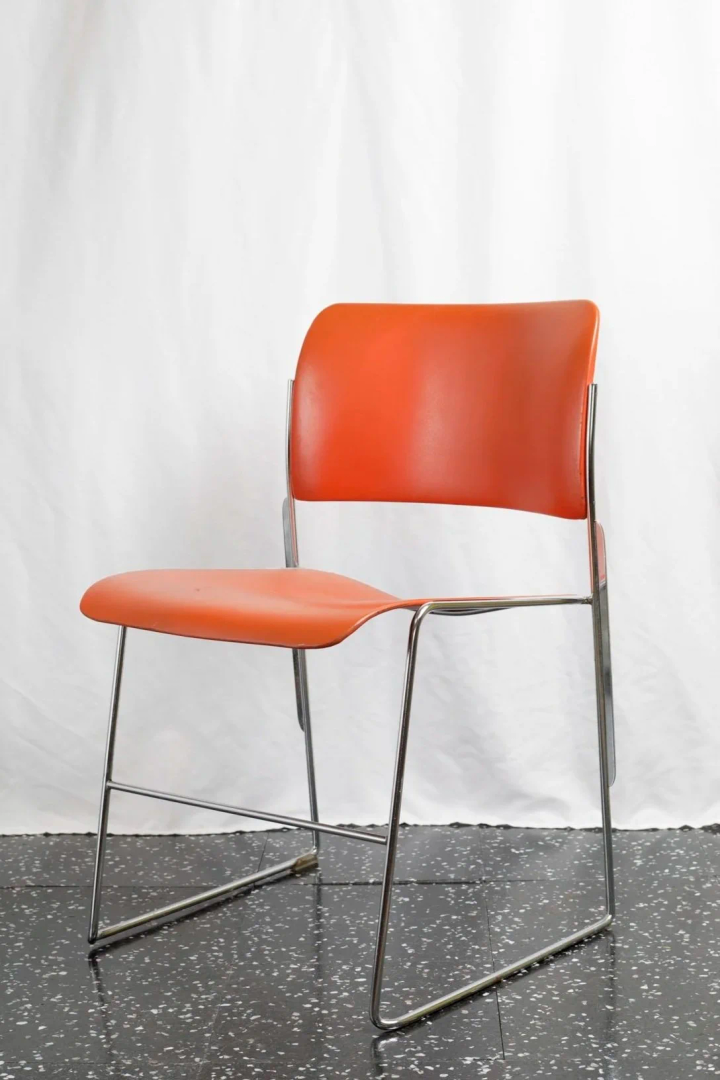 CH134 Magenta Pearl David Rowland 40/4 Stacking Chair