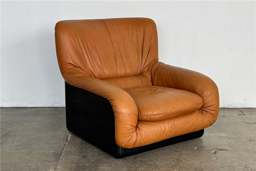 LOUNGE CHAIR 6679