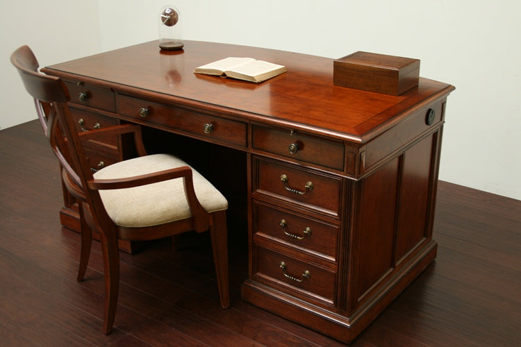 European Legacy Executive Desk