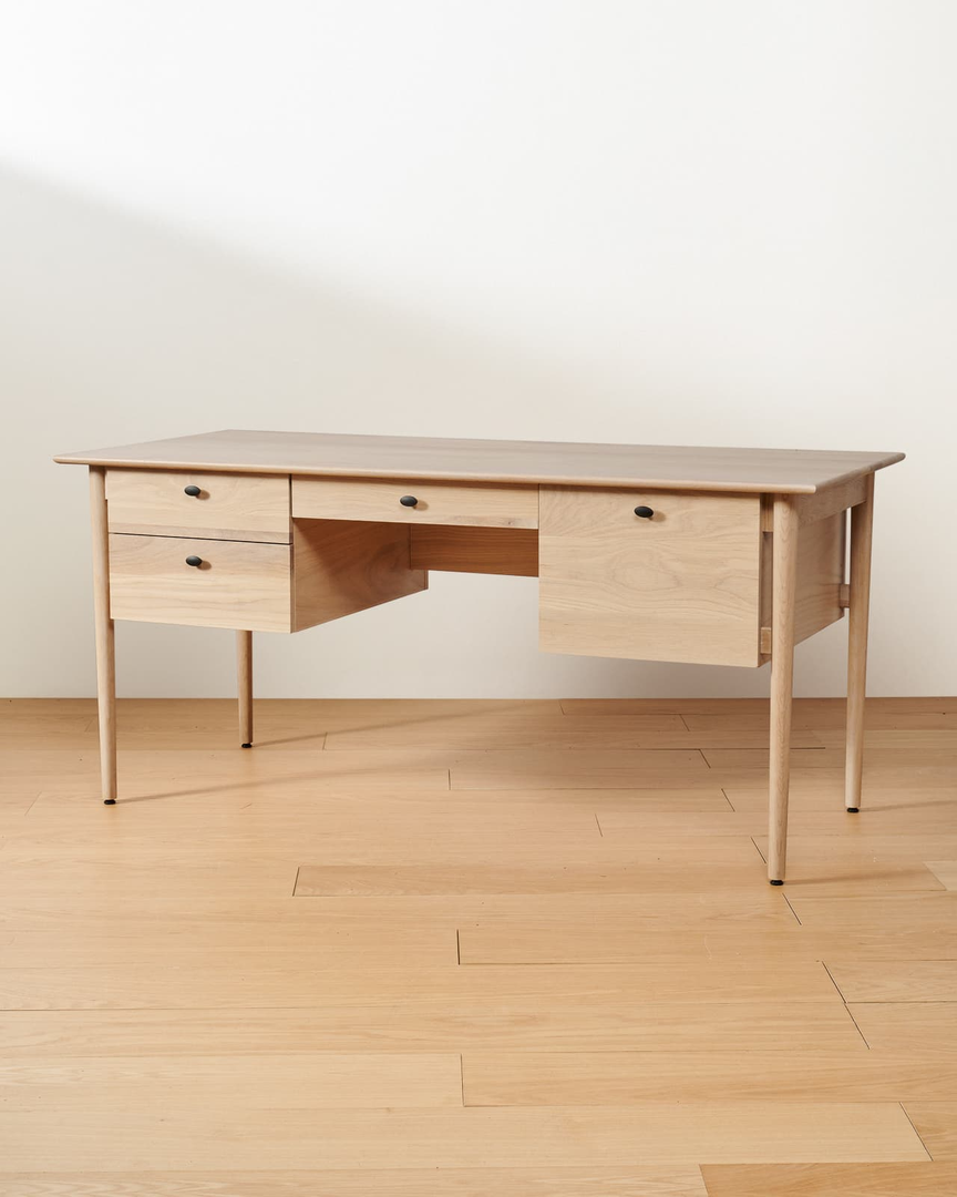 Evion Desk