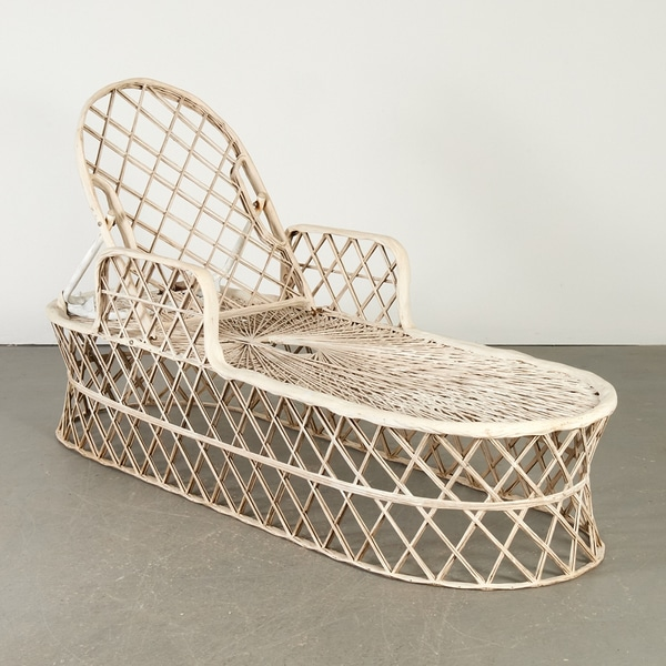 Mid-Century Spun Fiberglass Chaise Lounge