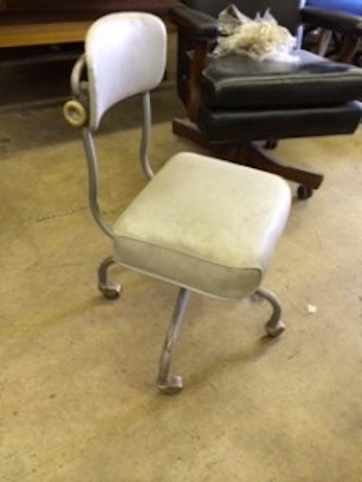VINTAGE GRAY DESK CHAIR